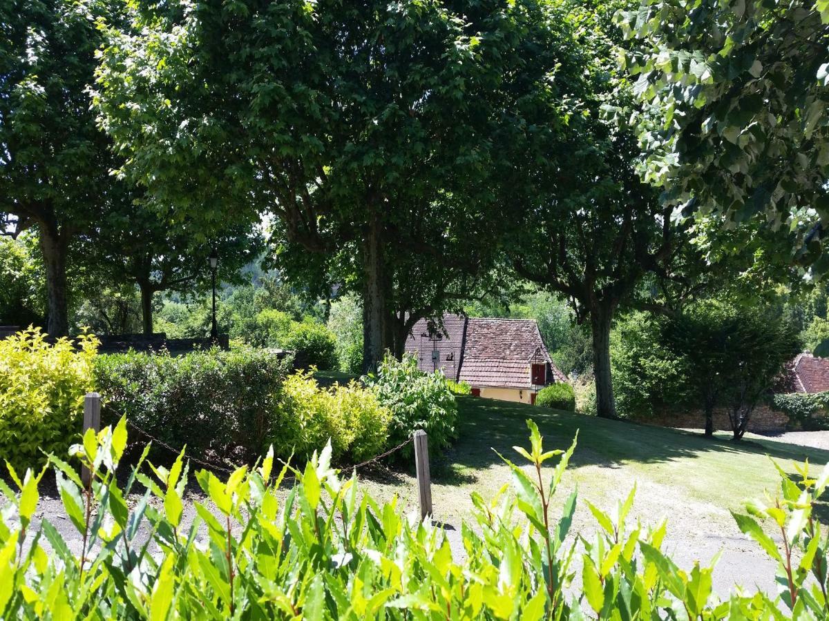 Le Montaigne Bed and Breakfast Saint-Alvère Eksteriør billede