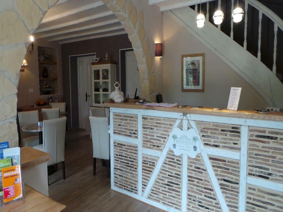 Le Montaigne Bed and Breakfast Saint-Alvère Eksteriør billede